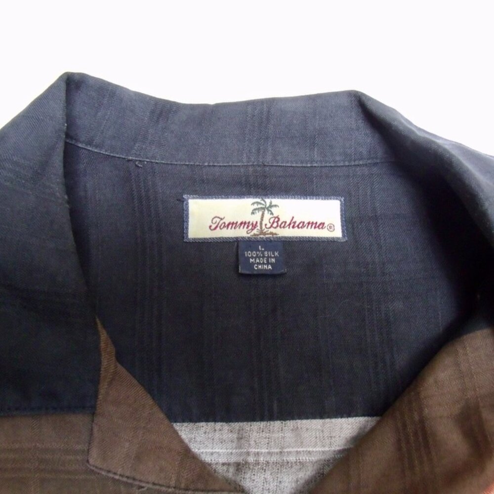 TOMMY BAHAMA 100% Silk Short Sleeved Hawaiian Camp Aloha Shirt Size Large - Picture 4 of 6